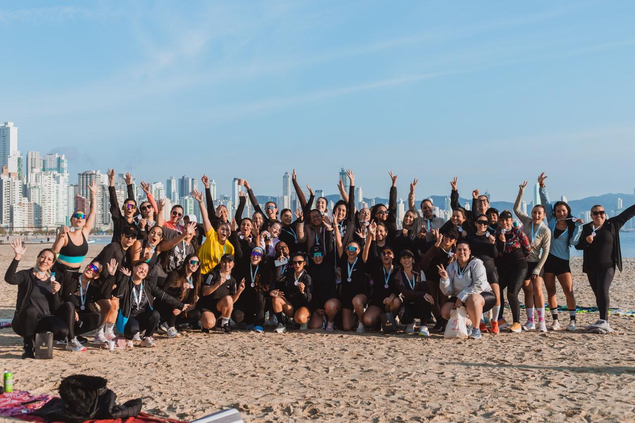 Grupo de participantes da Corrida da Tai reunidas